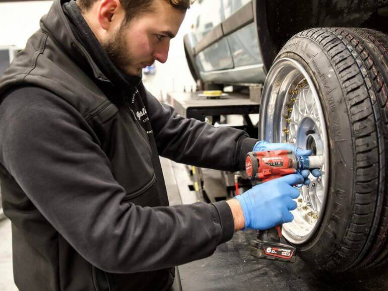officina meccanica restauro auto fosso restomod